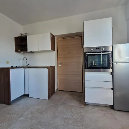 Urban Solo Apartment Split